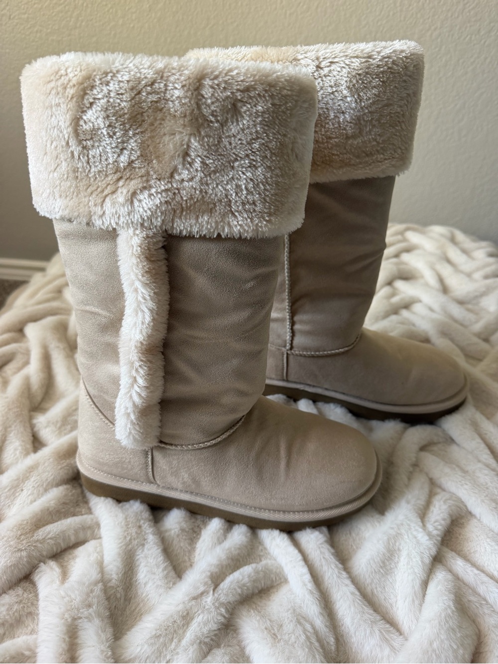 Classic New Heights Cuffable Winter Boots Beige